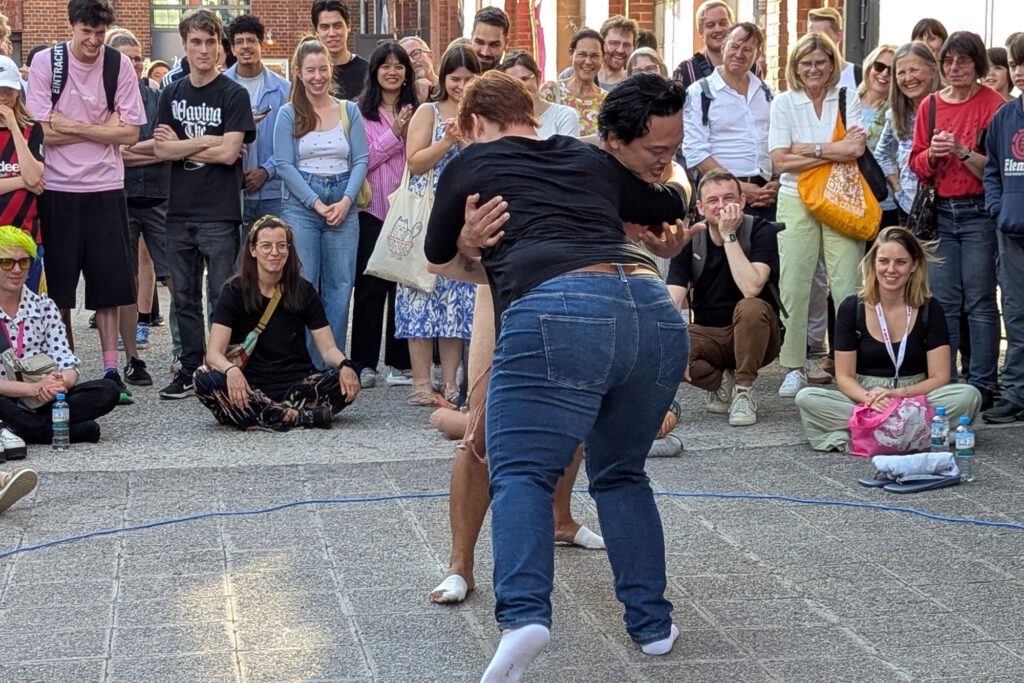 Mit Willenskraft besiegt man auch den Sumo-Profi.