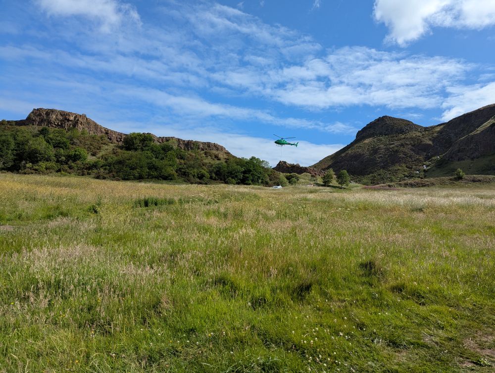 Hubschraubereinsath an Arthurs Seat.