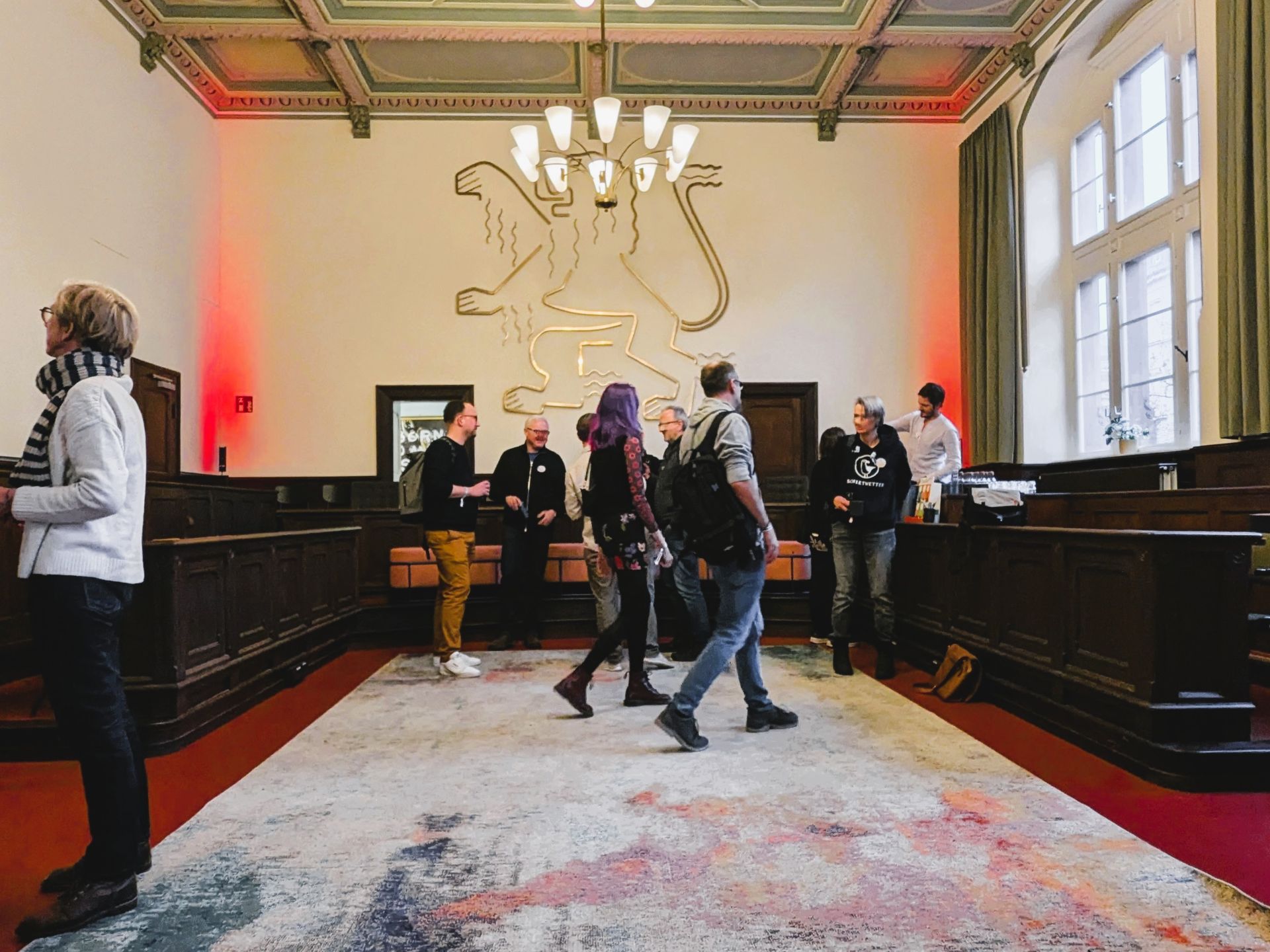 Du glaubst, du entscheidest selbst? Gruppendynamik lacht leise.