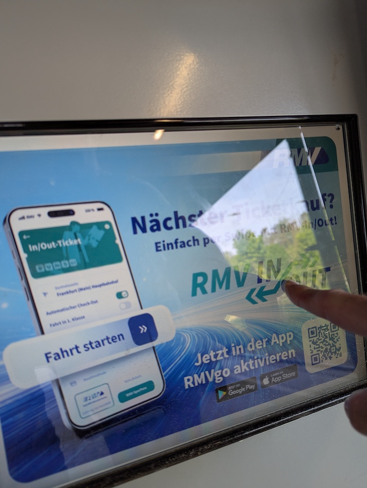 Jeder zweite Automat macht nur noch Werbung für die App - nervt sehr.