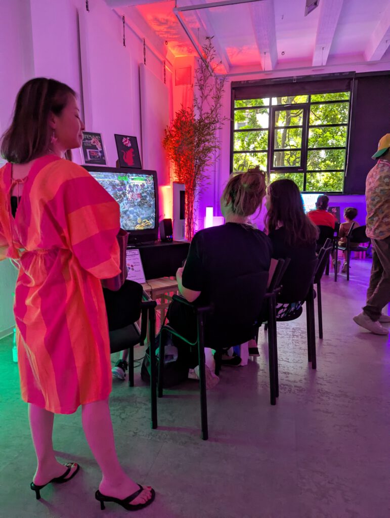 Videospiele im Foyer des Mousonturms