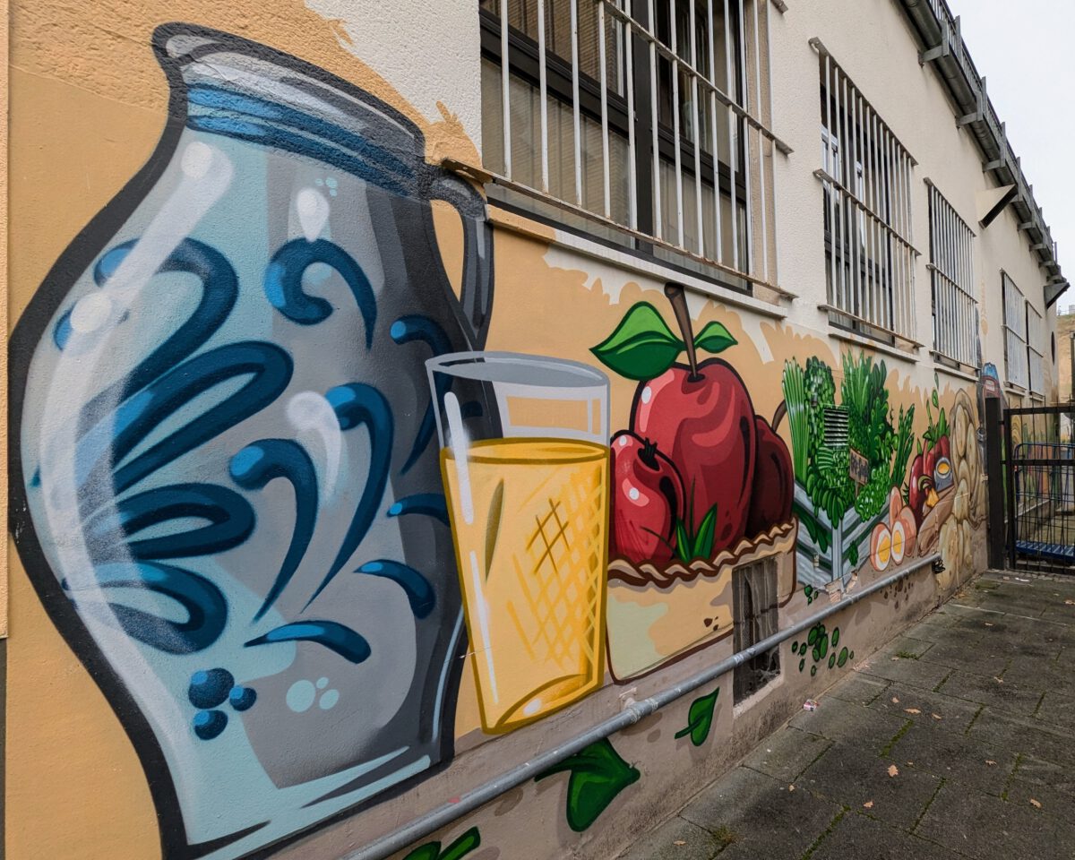 Grafitti auf der Rückseite der Frankfurter Kleinmarkthalle